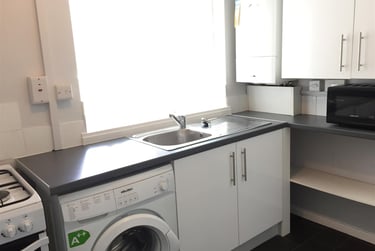 3 bed flat, Rebecca Drive, Selly Park, Birmingham, B296TP - Image 2